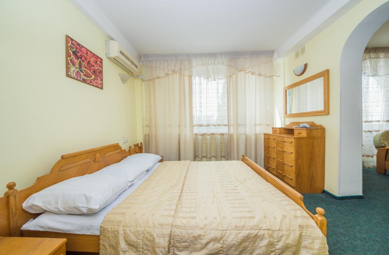 Hotel Druzhba Kiev Exterior foto
