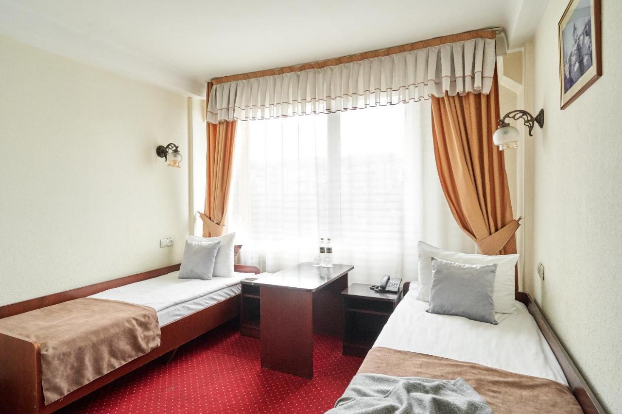 Hotel Druzhba Kiev Exterior foto